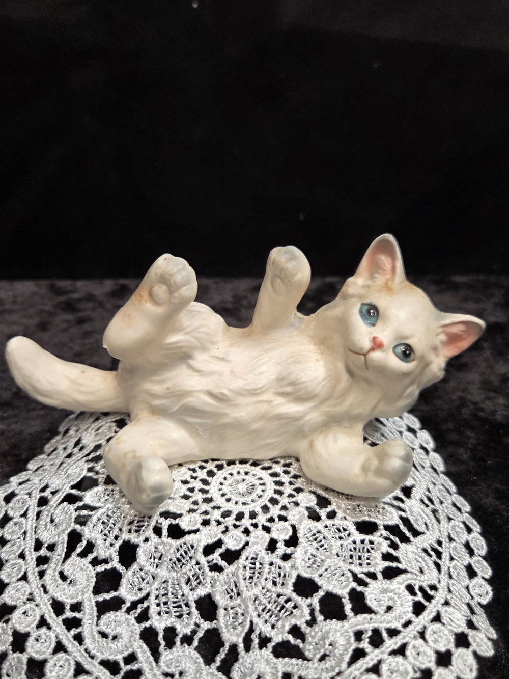 VINTAGE LEFTON WHITE PERSIAN PLAYFUL LYING CAT KITTEN FIGURINE #1513 Japan